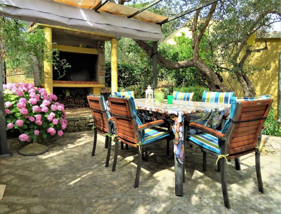 Apartment by the sea and with beautiful view, 2 bedrooms, 4 persons Apartment in Zadar County
