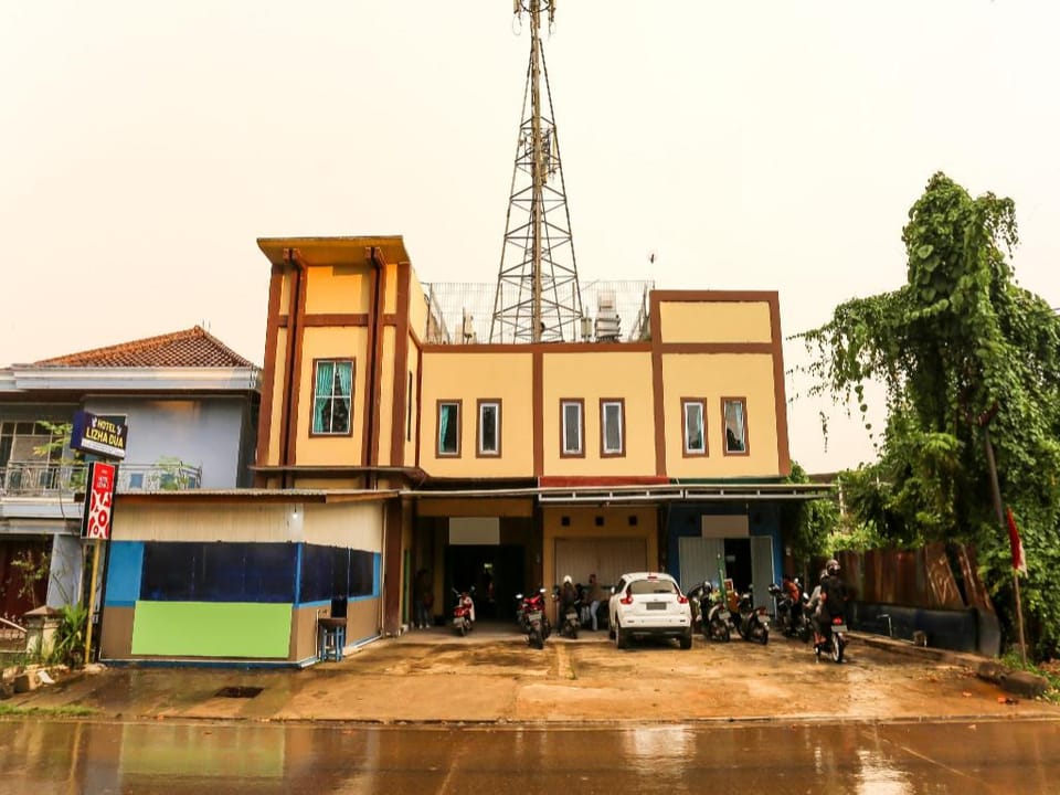 OYO 90825 Hotel Lizha 2 Hotel in Indonesia