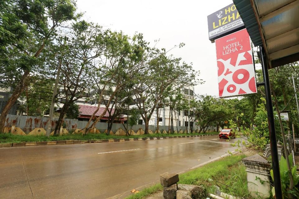 OYO 90825 Hotel Lizha 2 Hotel in Indonesia