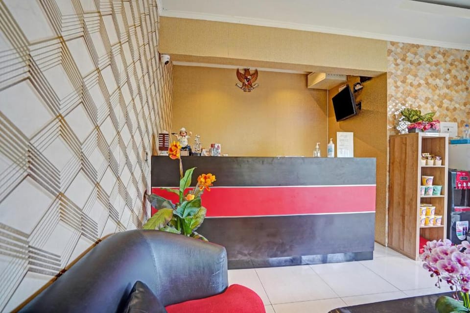 OYO 90801 Deanofaa Residence Syariah Hotel in Surabaya