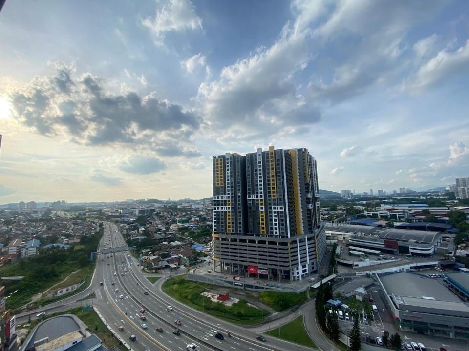 Eroz Homestay：Simfoni Tower near Mines C180 Cheras Apartment in Negeri Sembilan, Malaysia