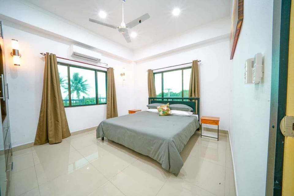 Coastal Suites Apartment in Baravi