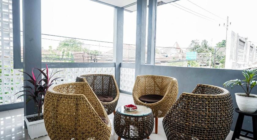 RedDoorz Plus @ Kalpataru Hotel in East Java
