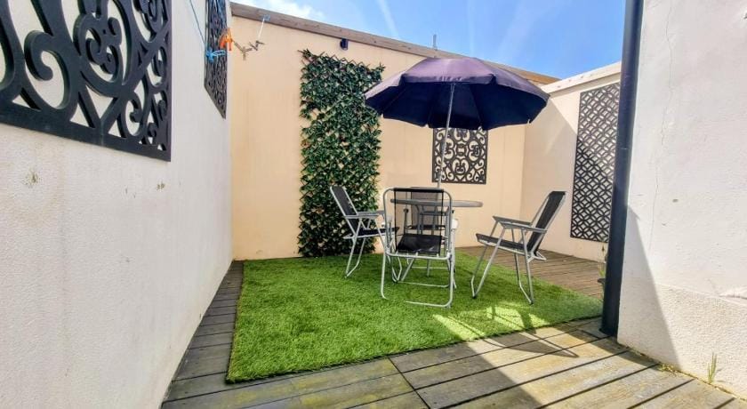 Surbiton Luxury Garden House 19A Vacation rental in London