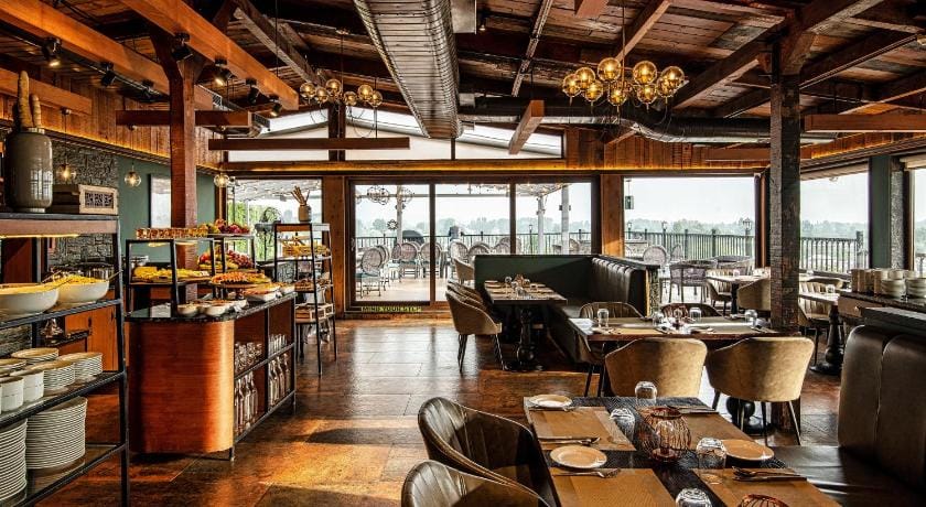 The Vintage Srinagar at Dal Lake Hotel in India