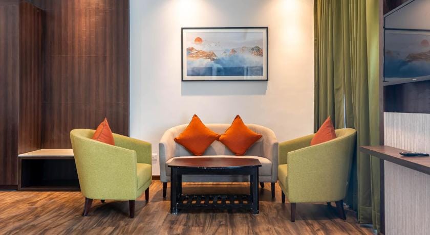 Hotel Le ROI Lake View Koti Hotel in Uttarakhand