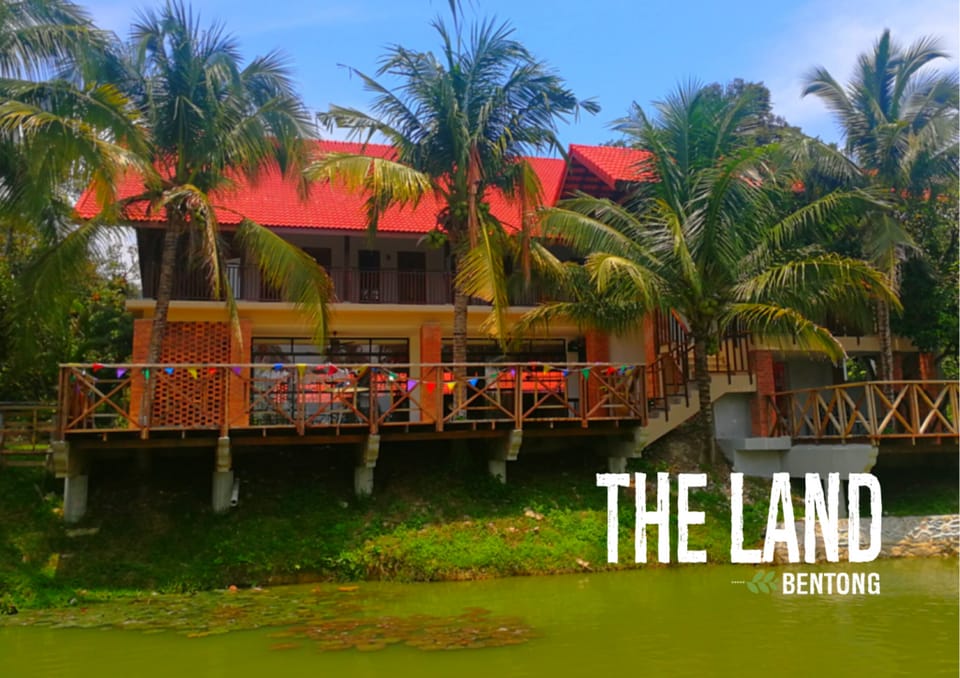 Four Rooms Farm Retreat B|8–12Pax|The Land Bentong Vacation rental in Selangor, Malaysia