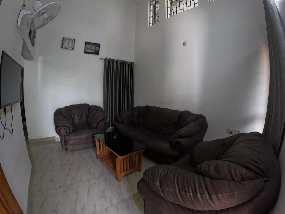 Ashiyana Homes  ( Contact - 8301017000) Villa in Kochi