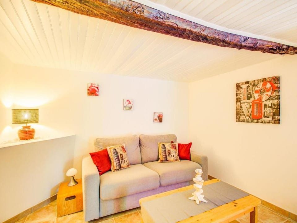 Peaceful Garden Retreat, Berre Vacation rental in Provence-Alpes-Côte d'Azur