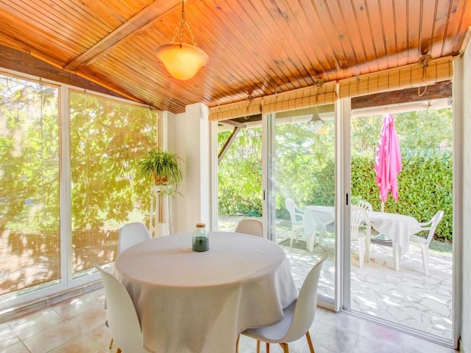Peaceful Garden Retreat, Berre Vacation rental in Provence-Alpes-Côte d'Azur
