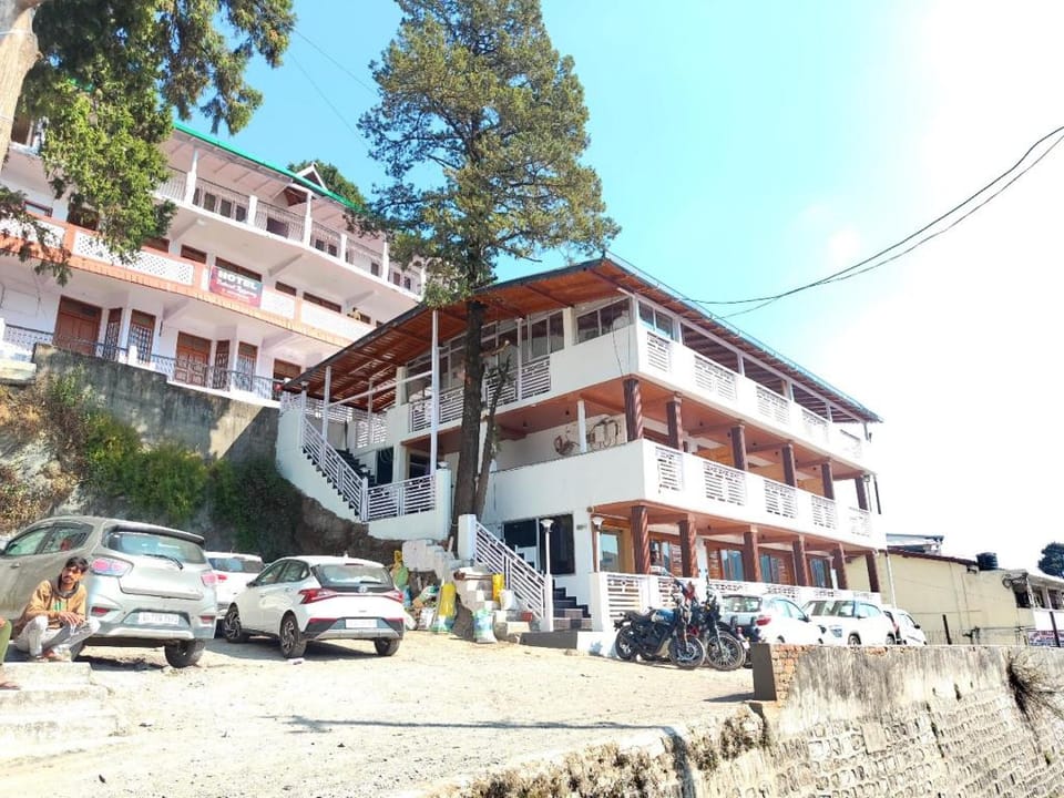 Goroomgo Sangeeta Paradise Mall Road Nainital - A Premium Lake View Room from Balcony Hotel in Uttarakhand