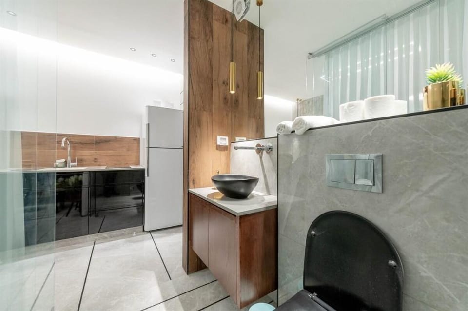 gray suite Vacation rental in Netanya