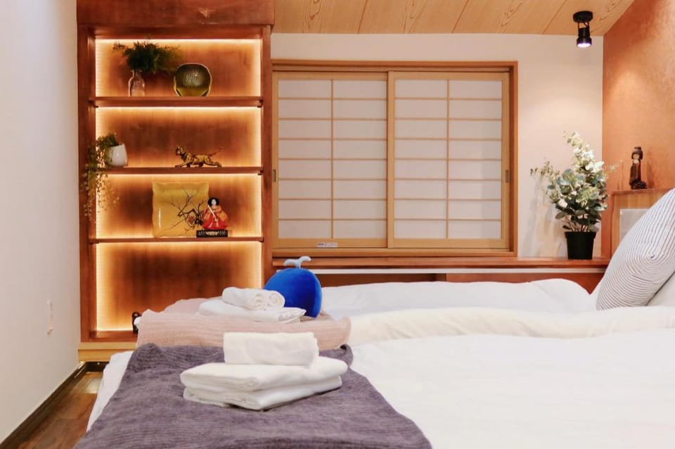 miyu Ebisu 5-minute walk to Tsutenkaku, renovated house for rent Vacation rental in Osaka