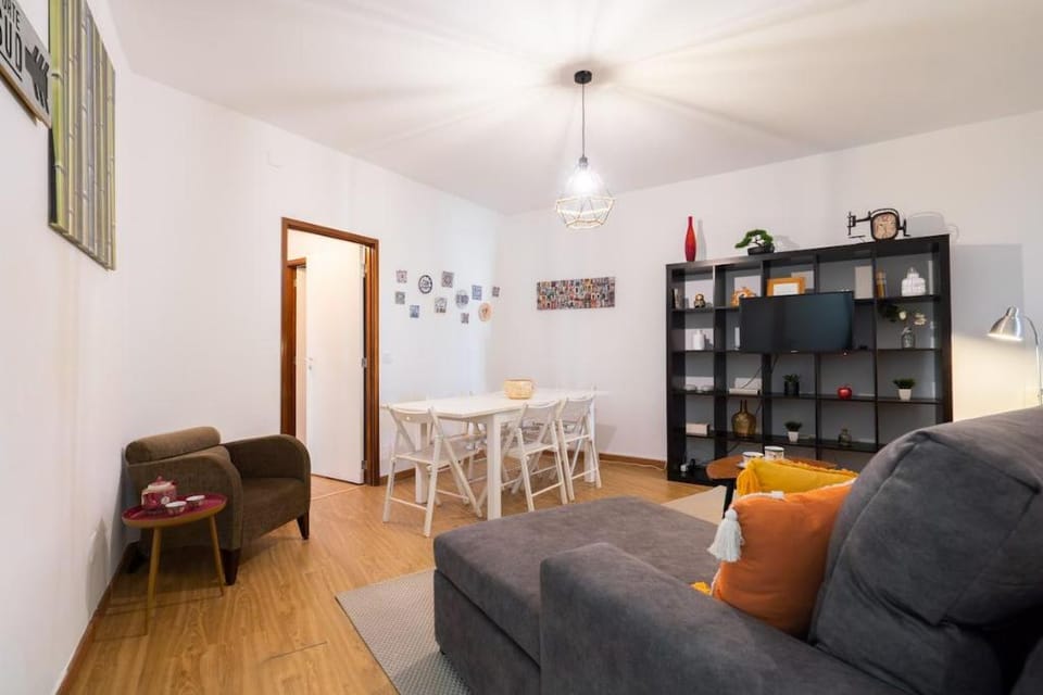 Renovated 3BR Apt Near City Hotspots – Great Value Apartment in Porto