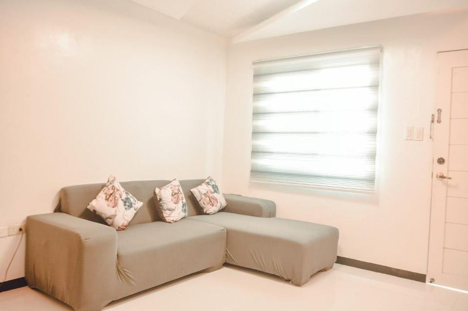 Cozy Secured Transient House near Robinsons Mall L10 Vacation rental in Calabarzon