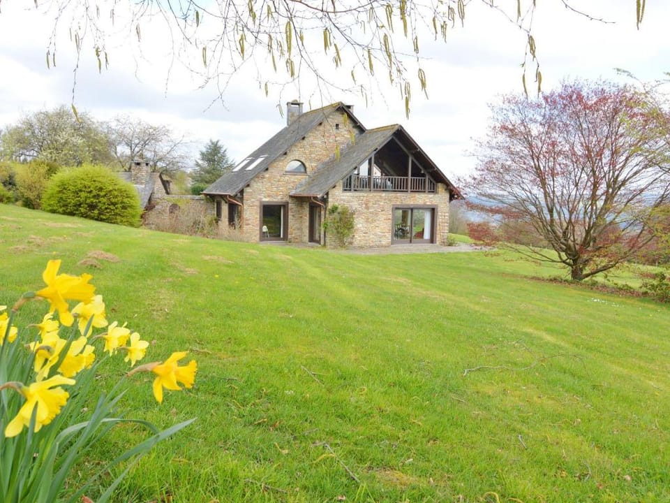Hillside Retreat with Pond Vacation rental in Vielsalm
