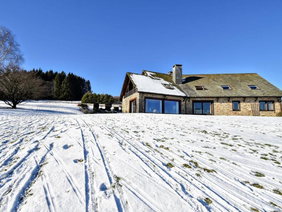 Hillside Retreat with Pond Vacation rental in Vielsalm