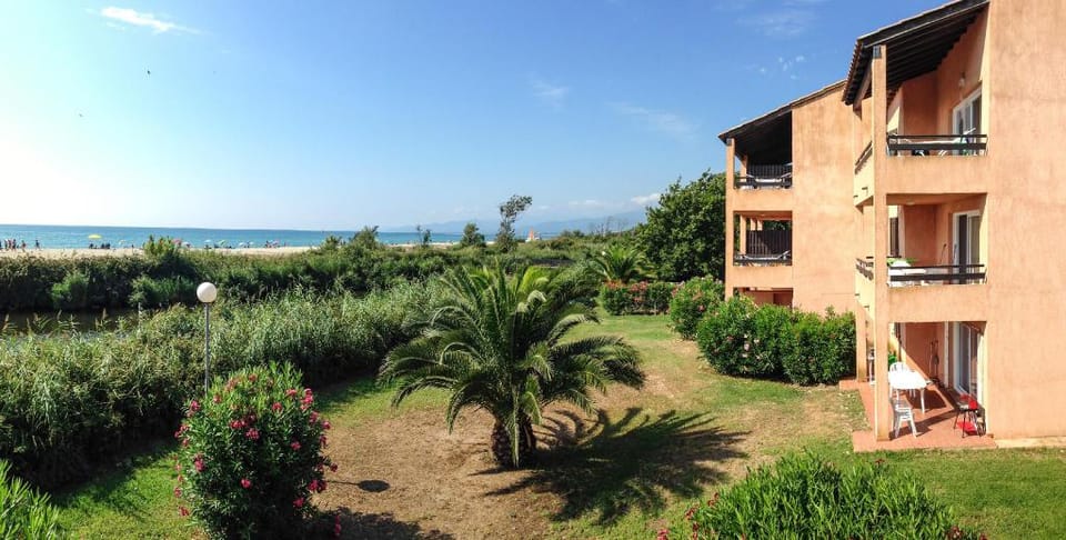 Apartment for 6 people on the sea Apartment in Ghisonaccia