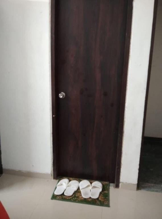 Entire 1 Bed 1 hall and a Kitchen Air-conditioned Apartment in Gujarat