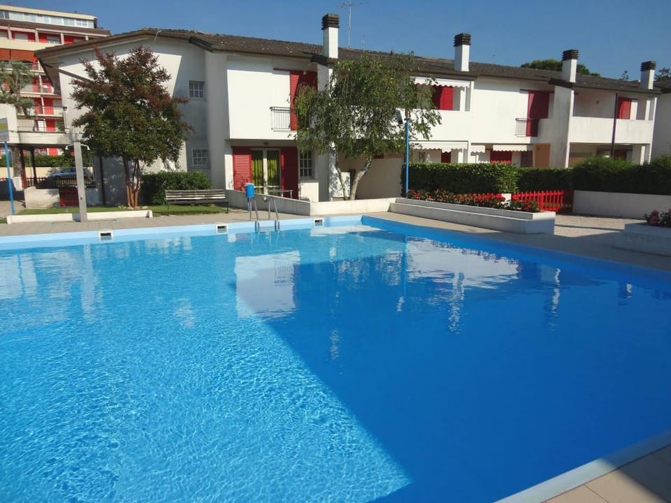 Splendid villa near the sea Pool and A C Villa in Porto Santa Margherita