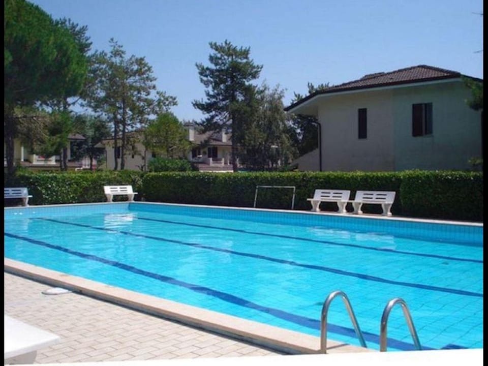 Splendid terraced villa with 6 beds Villa in Porto Santa Margherita