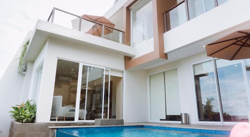 MELASE HILL VILA Hotel in Batu Layar