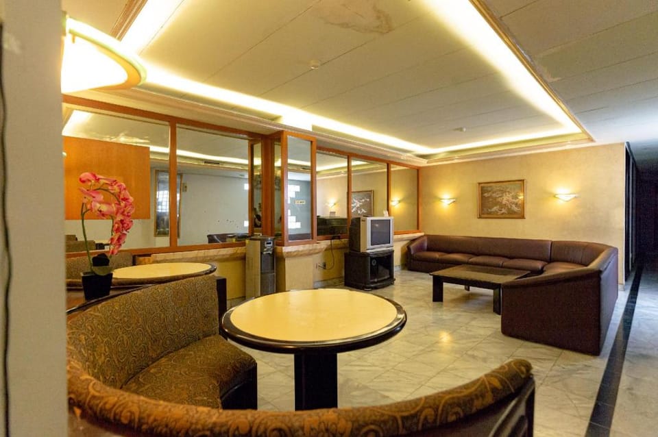 Urbanview Hotel P Residence Asemka Hotel in Jakarta