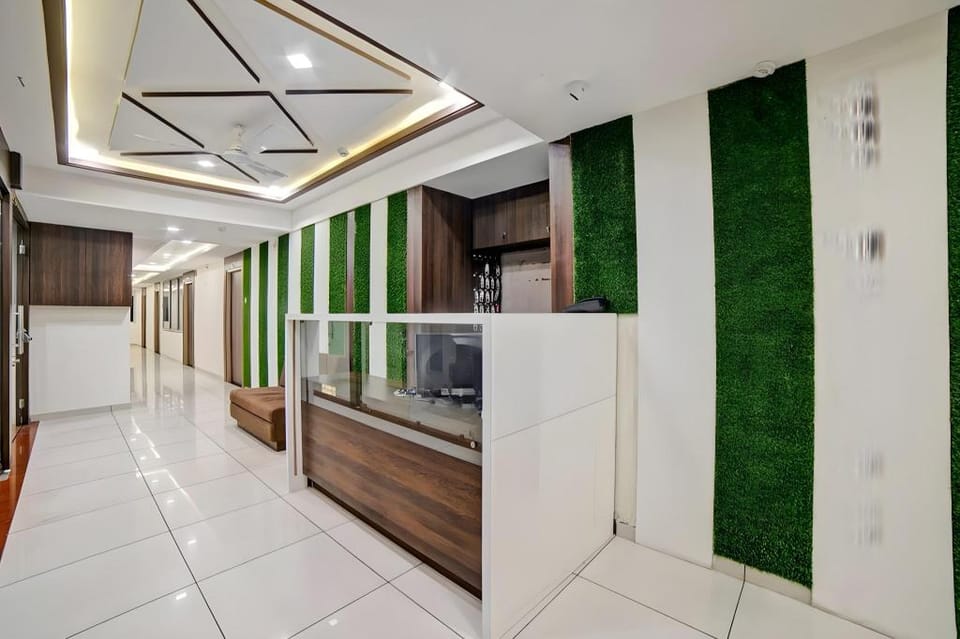 Super Townhouse Tulip Hotel in Vadodara