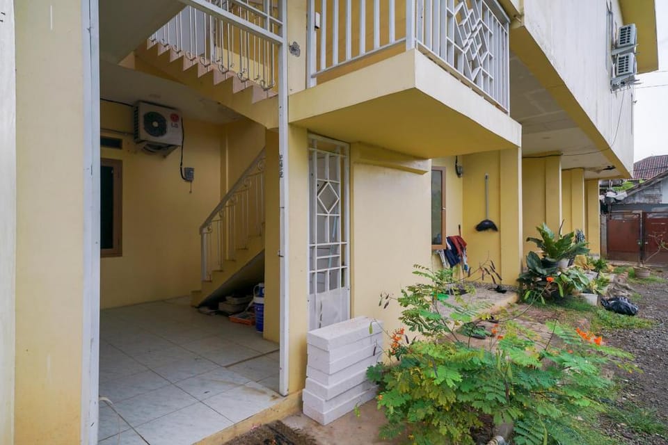 Pekayon Garden House Syariah RedPartner Hotel in West Java