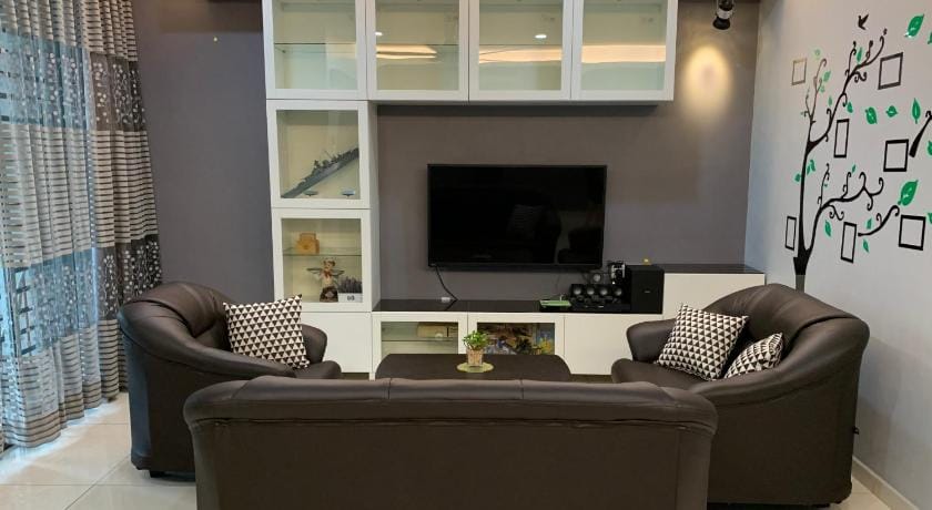 KS1 HOMESTAY SKY MIRROR DOUBLE STOREY HOUSE (4BR) Vacation rental in Selangor, Malaysia