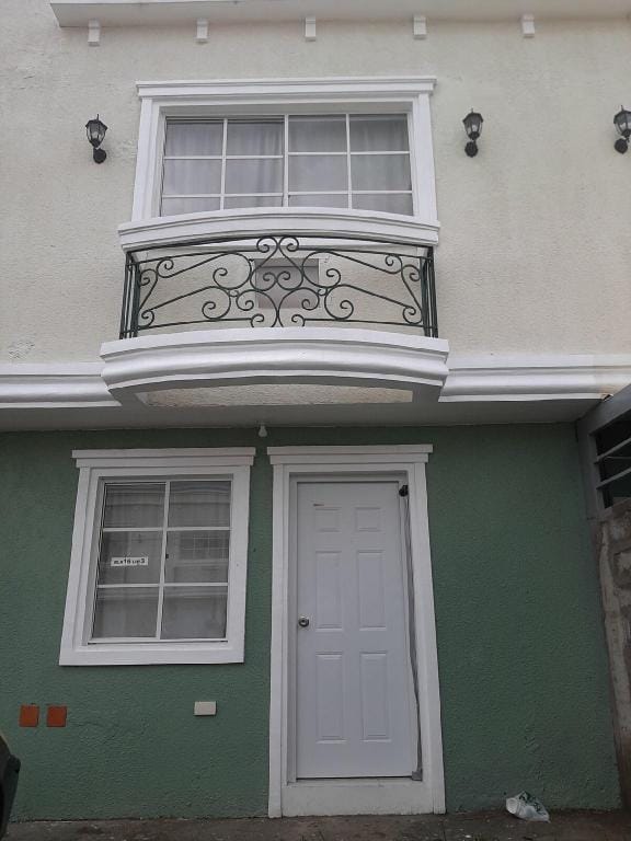Whole House near Enchanted Kingdom, Markets, Malls Vacation rental in Santa Rosa