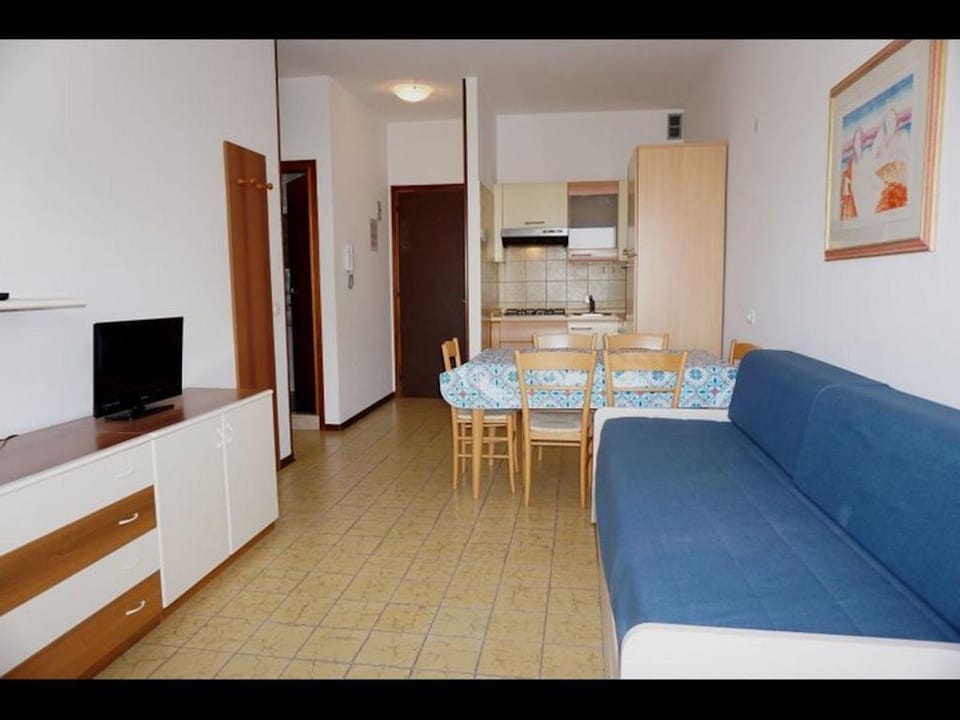 apartment with terrace for 5 people near the beach Apartment in Porto Santa Margherita