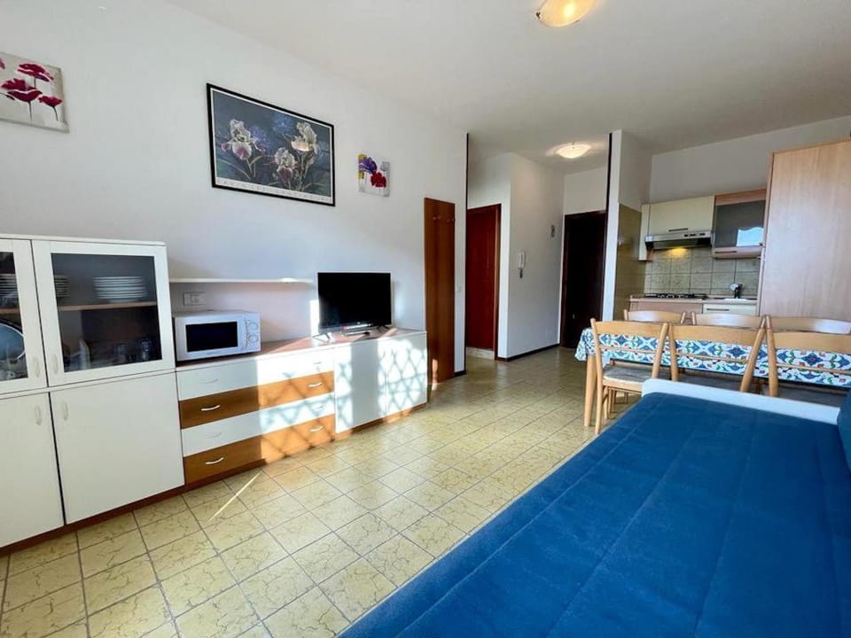 apartment with terrace for 5 people near the beach Apartment in Porto Santa Margherita