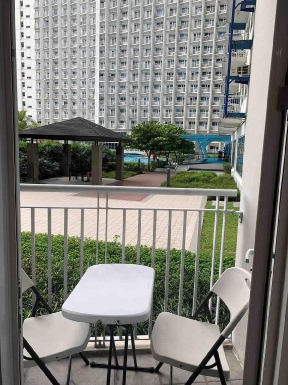 Affordable Private Room and Staycation Vacation rental in Makati
