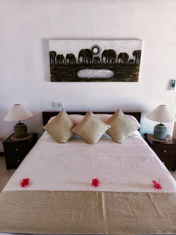 Villa Riina a New Luxurious four bedroom beach villa Vacation rental in Southern Province