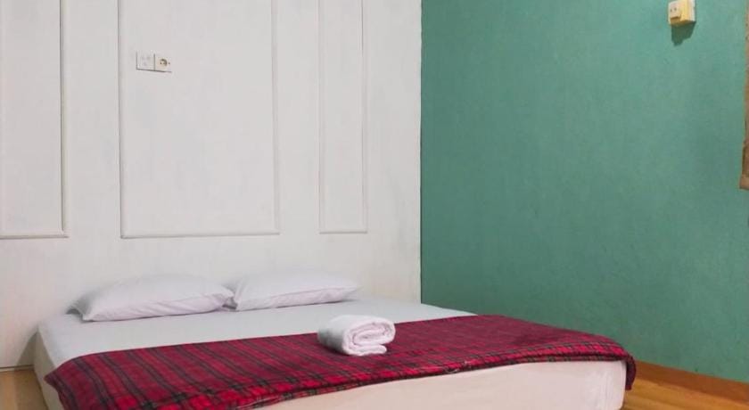 Mandeh Guesthouse Padang Campground/ 
RV Resort in Padang
