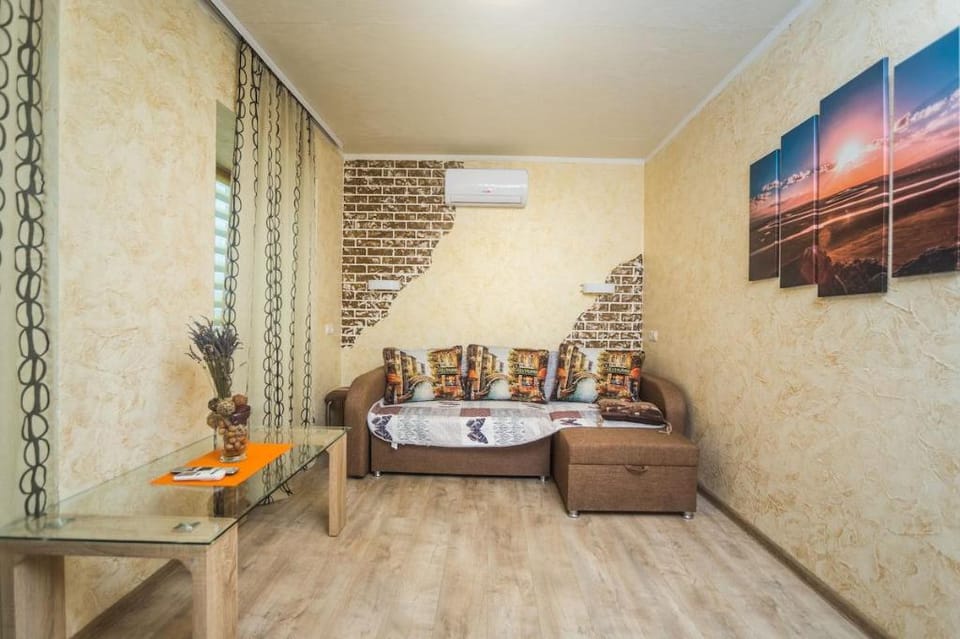 studio+bedroom at Deribasovskaia Street 5* Apartment in Odessa