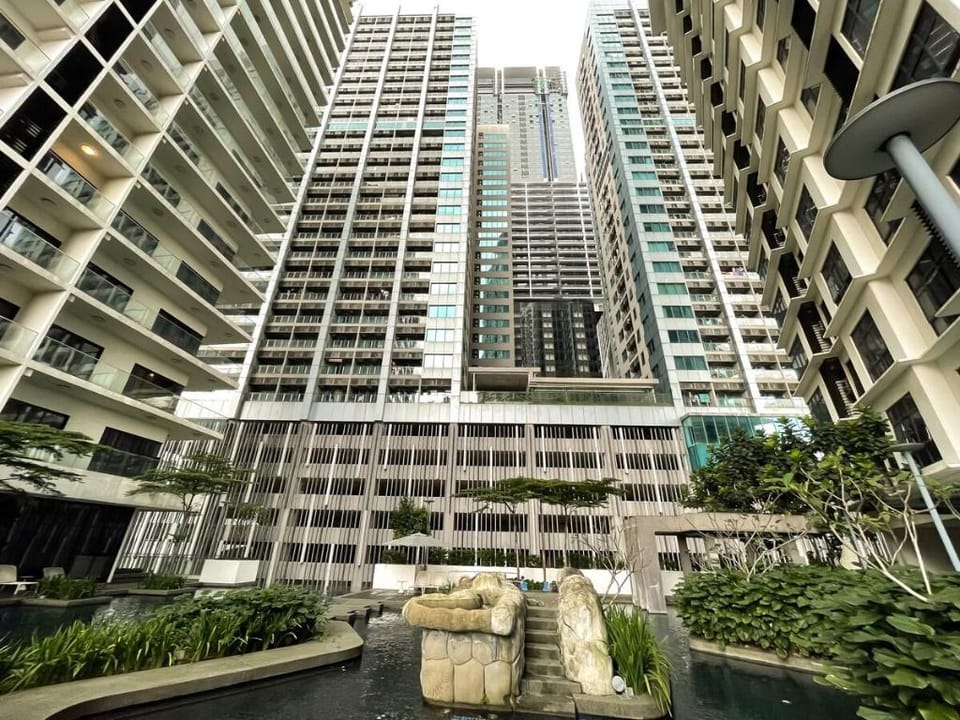 SuperiorKingSuite@KLCC w-[BATHTUB/ WIFI/ NETFLIX] Apartment in Federal Territory of Kuala Lumpur