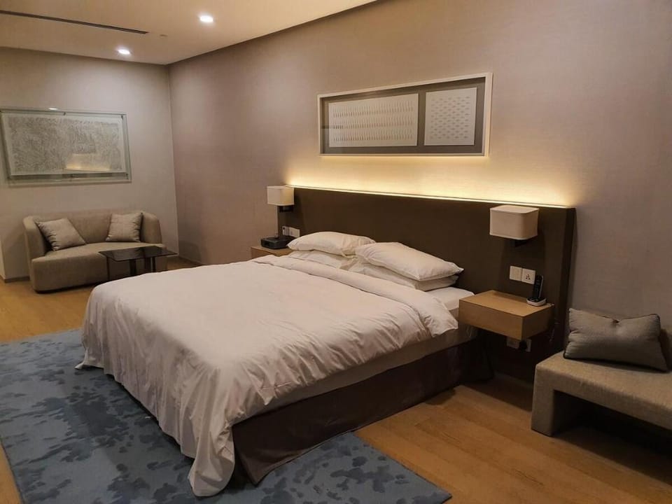SuperiorKingSuite@KLCC w-[BATHTUB/ WIFI/ NETFLIX] Apartment in Federal Territory of Kuala Lumpur