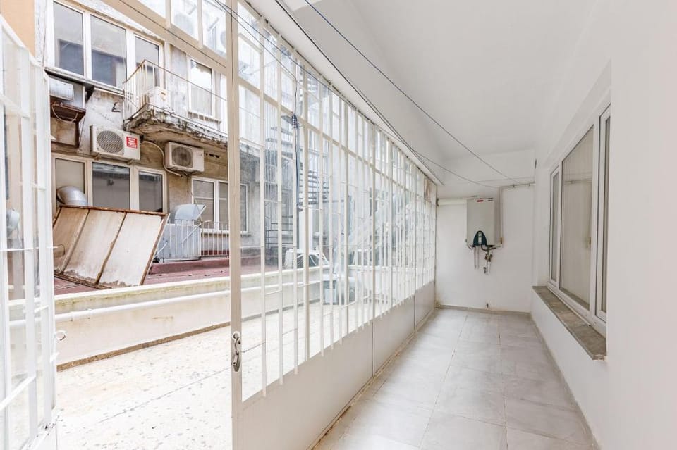 Kadıköy Bull Square 125m2 flat (2+1) Apartment in Istanbul