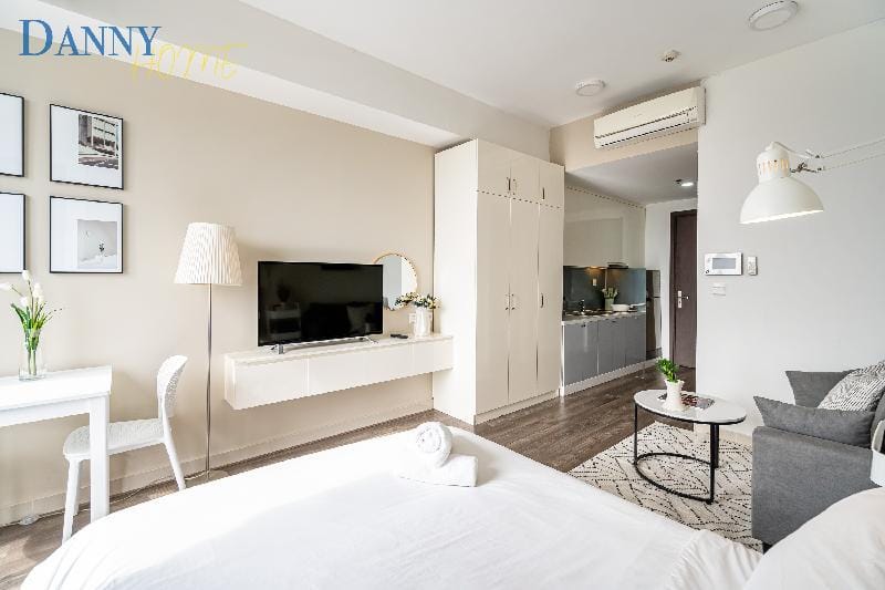 DANNY’s RIVER VIEW CBD FREE POOL Apartment in Ho Chi Minh City