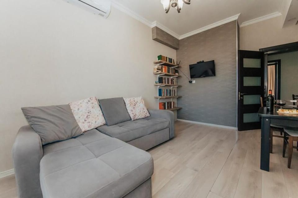 Aghmashenebeli Apartment - Historic Building Apartment in Tbilisi, Georgia
