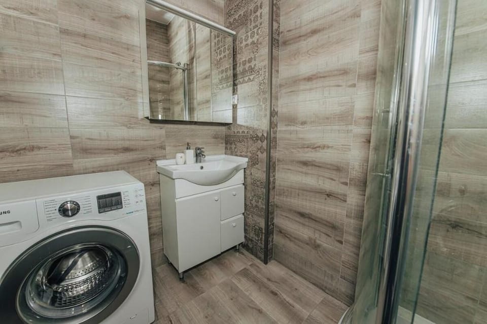 Aghmashenebeli Apartment - Historic Building Apartment in Tbilisi, Georgia
