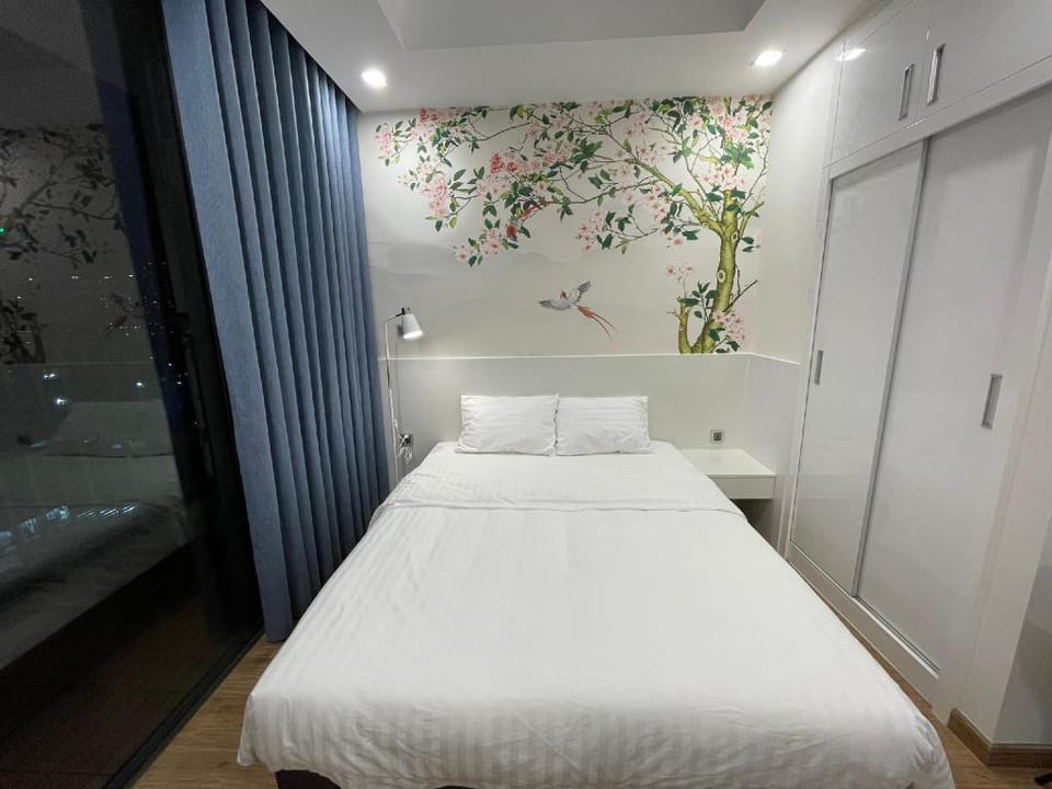 GAVI 30 Vinhome Green Bay Me Tri Ha Noi Lake View Apartment in Laos