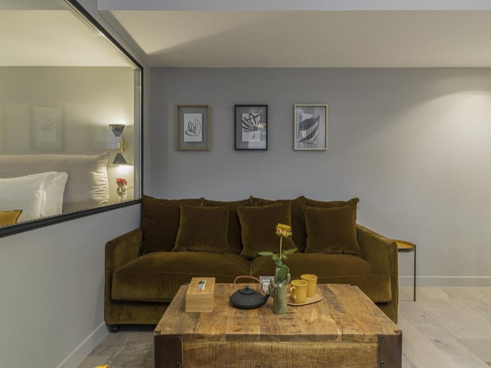 Fabulous Grey Vacation rental in Paris