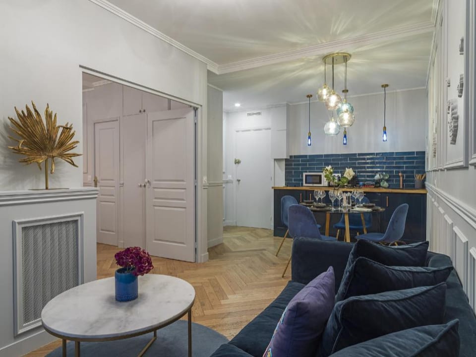 The Blue Pearl Apartment in Paris