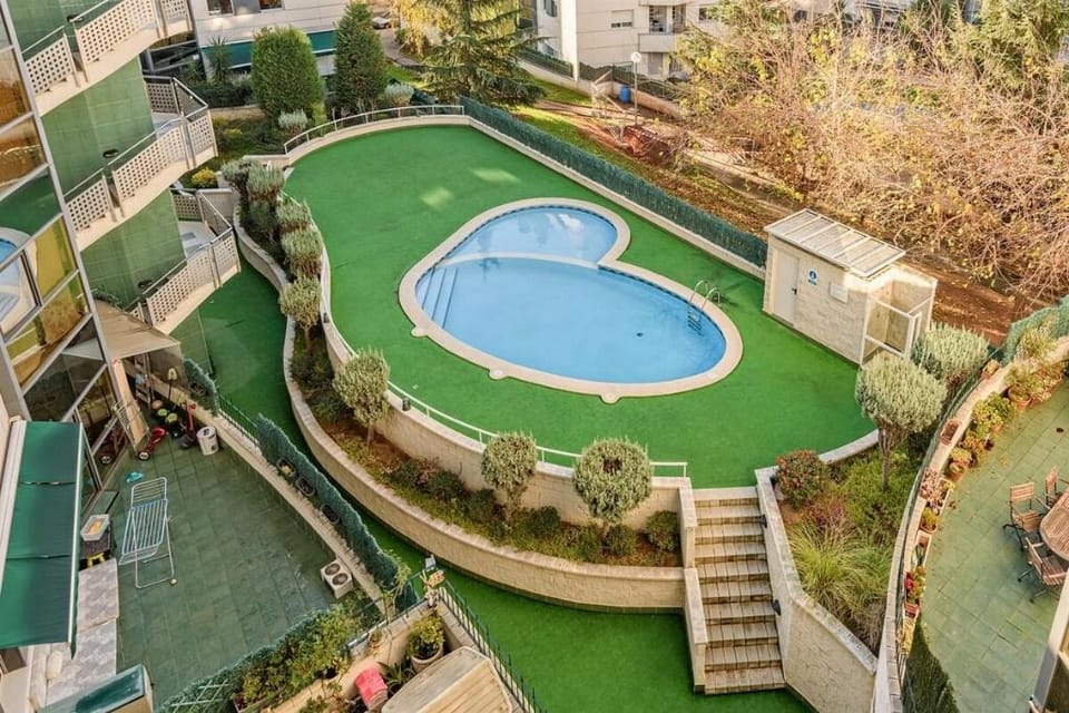 Cálido apartamento con piscina en Barcelona Vacation rental in Vallès Occidental