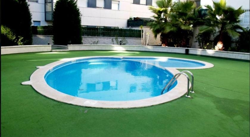 Cálido apartamento con piscina en Barcelona Vacation rental in Vallès Occidental