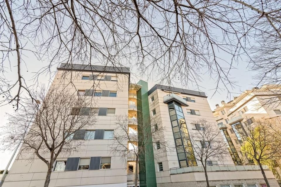 Cálido apartamento con piscina en Barcelona Vacation rental in Vallès Occidental