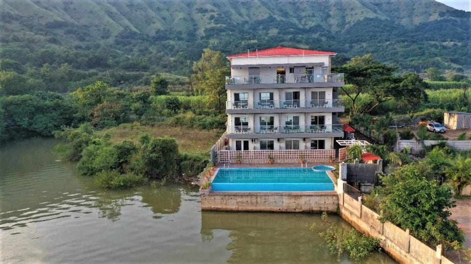 Nakshatra resort Hotel in Maharashtra